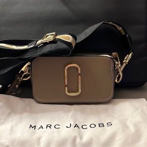 Barely used Marc Jacobs Snapshot Bag!